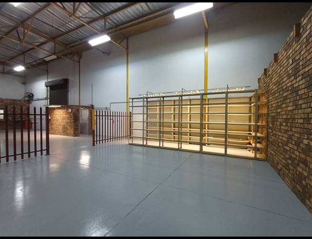 402M² WAREHOUSE FOR SALE IN VANDERBIJLPARK CE 6